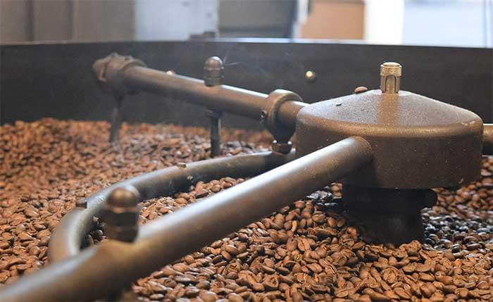 Tueste de café en tambor, color uniforme